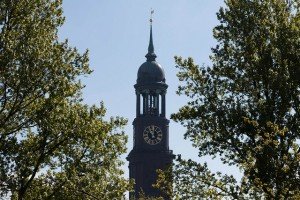 Die Sankt Michaelis Kirche "Michel" in Hamburg - hotelsuche.de